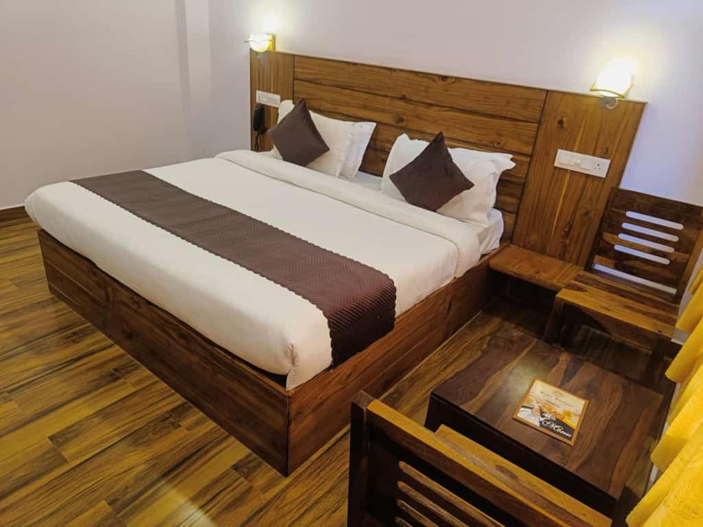 Hotel Kasauli View Cafe Restaurant Open Terrace Mountain View Экстерьер фото