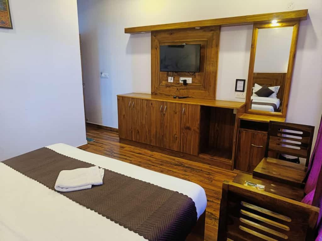 Hotel Kasauli View Cafe Restaurant Open Terrace Mountain View Экстерьер фото