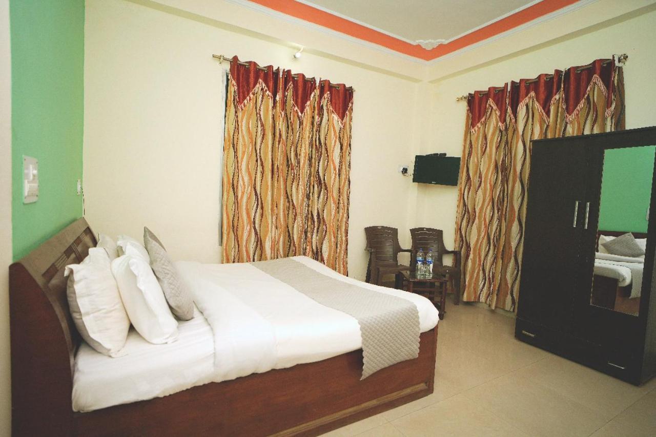 Hotel Kasauli View Cafe Restaurant Open Terrace Mountain View Экстерьер фото