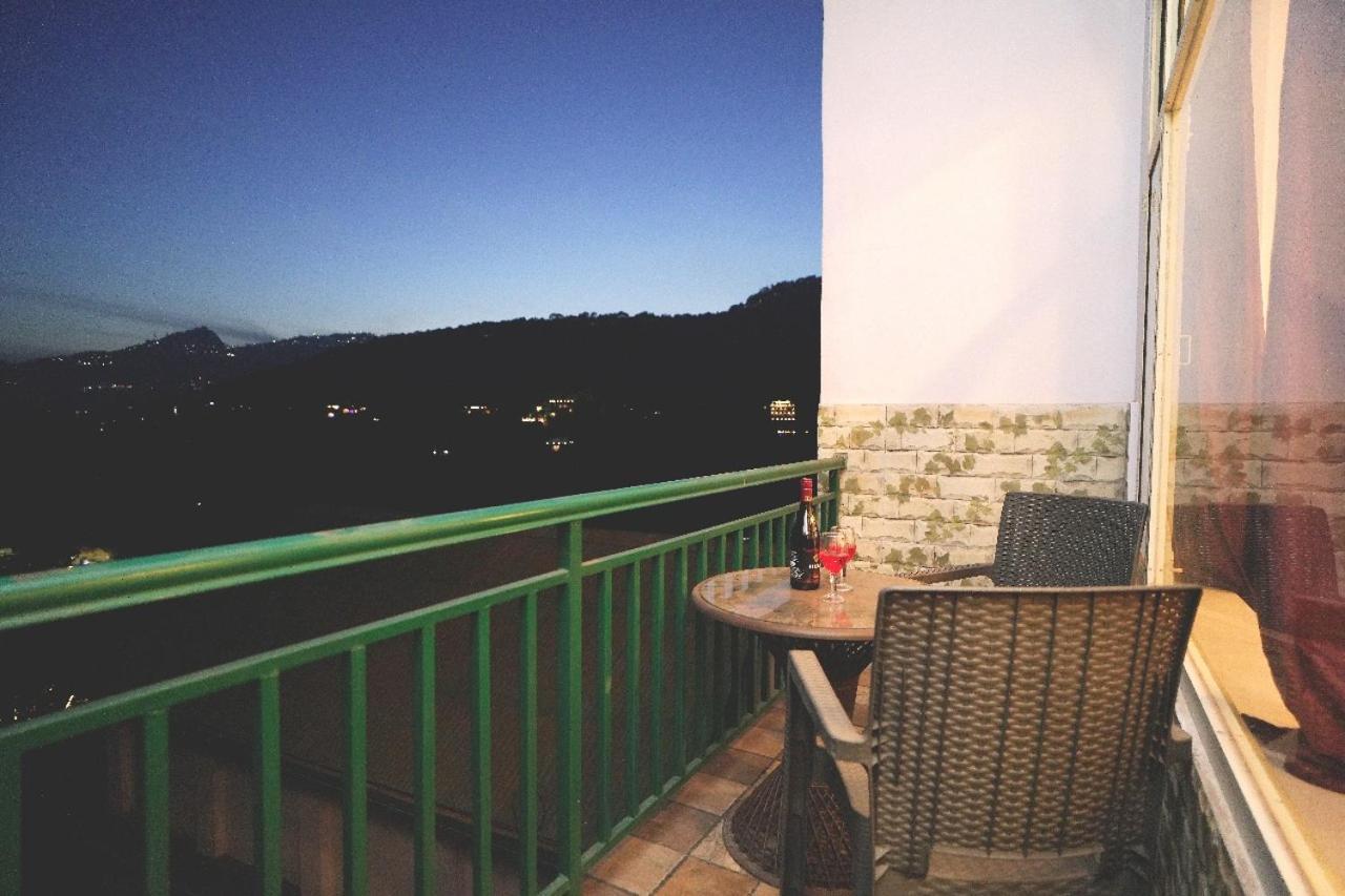 Hotel Kasauli View Cafe Restaurant Open Terrace Mountain View Экстерьер фото