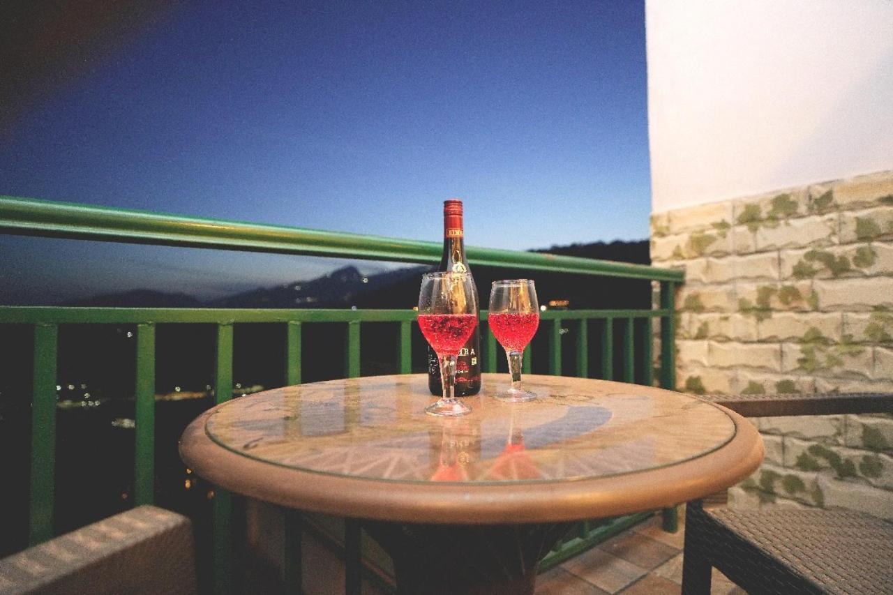 Hotel Kasauli View Cafe Restaurant Open Terrace Mountain View Экстерьер фото